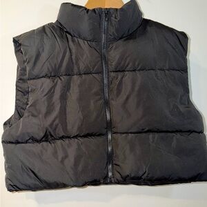 Cropped black puffer vest forever 21 Sz l